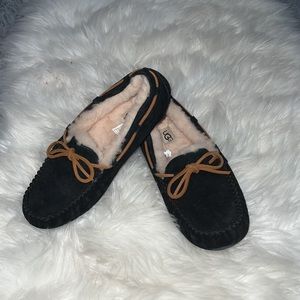 Women UGG Moccasins Size 8